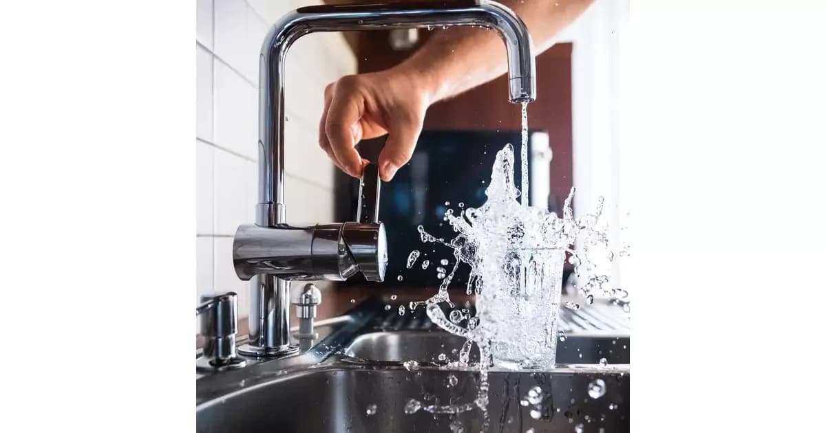 Jaki filtr do wody z kranu wybrać, aby poprawić jakość wody?