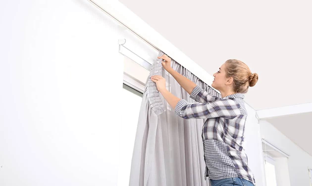 Jak założyć zasłony na karnisz bez problemów - proste metody montażu