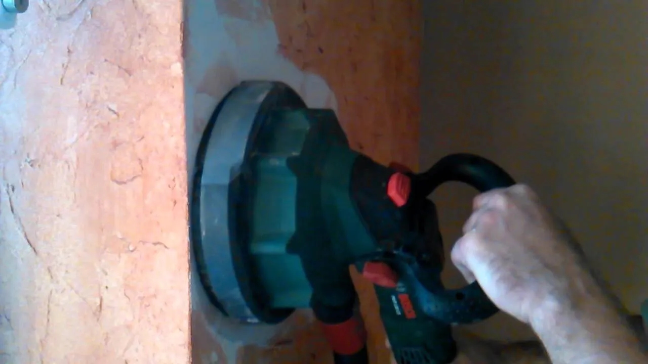 Jak usunąć tynk dekoracyjny? Sprawdzone metody i cenne wskazówki