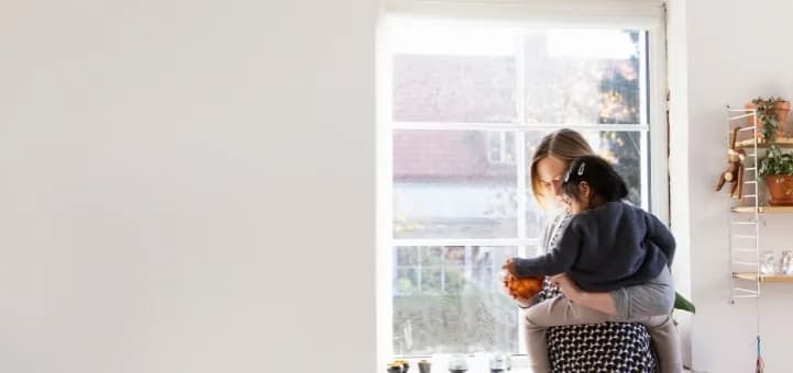 Jak ozdobić okno bez karnisza – nowoczesne i funkcjonalne pomysły